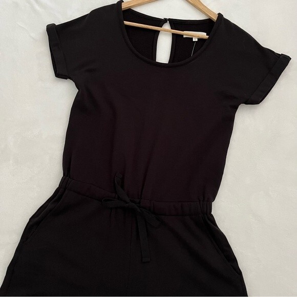 NWT Lou & Grey Signaturesoft Scoop Neck Cap Sleeve Romper in Black, Size XS - Picture 11 of 15